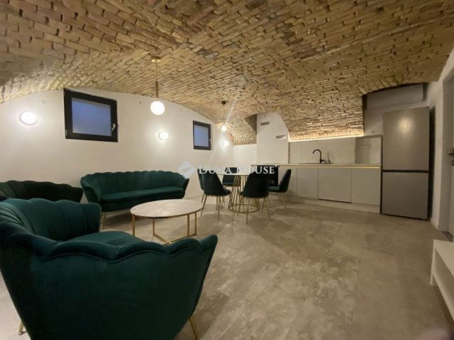 Eladó iroda, Budapesten, VI. kerületben 226.8 M Ft, 8 szobás