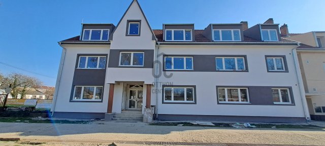 Eladó téglalakás, Makón 32.9 M Ft, 1 szobás