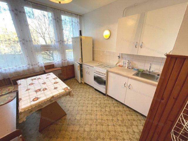 Eladó panellakás, Gödöllőn 59.9 M Ft, 2 szobás