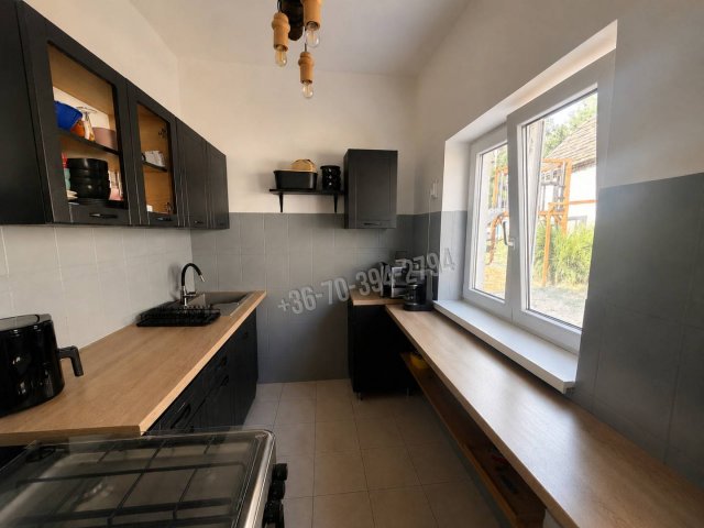 Eladó családi ház, Tatabányán 77.99 M Ft, 4 szobás