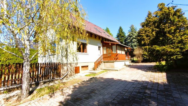 Eladó családi ház, Veresegyházon 159 M Ft, 6 szobás