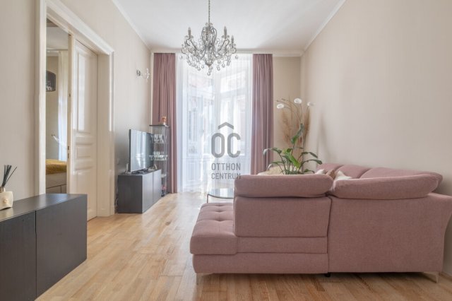 Eladó téglalakás, Budapesten, V. kerületben 209.9 M Ft, 3 szobás