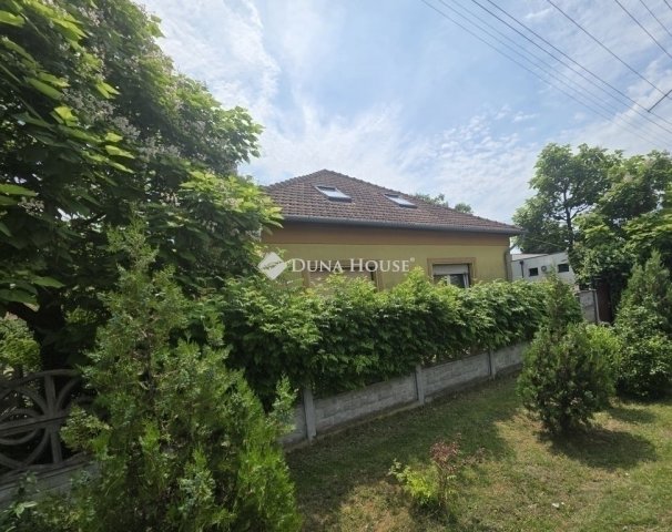 Eladó családi ház, Monoron 89.9 M Ft, 6 szobás