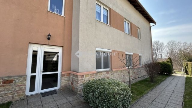 Eladó téglalakás, Pátyon 119 M Ft, 4 szobás