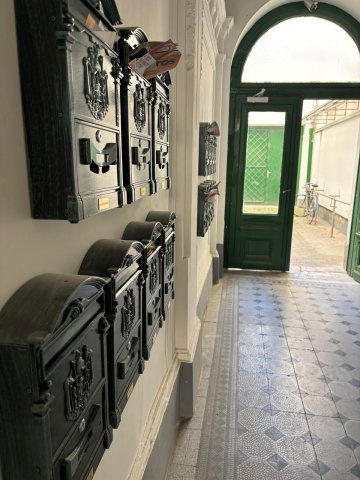 Eladó téglalakás, Budapesten, VI. kerületben, Paulay Ede utcában