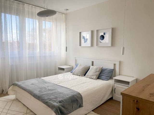 Eladó téglalakás, Debrecenben 63.5 M Ft, 2 szobás