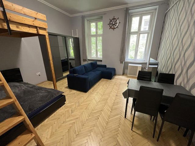 Eladó téglalakás, Budapesten, VII. kerületben, Garay utcában