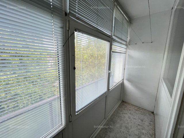 Eladó panellakás, Kaposváron 29.5 M Ft, 3 szobás