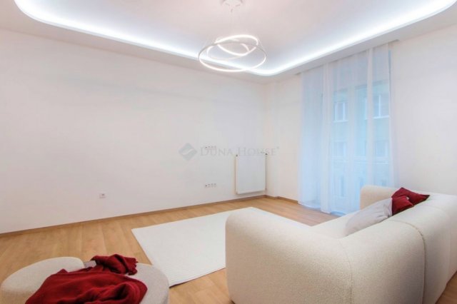 Eladó téglalakás, Budapesten, V. kerületben 139 M Ft, 2 szobás