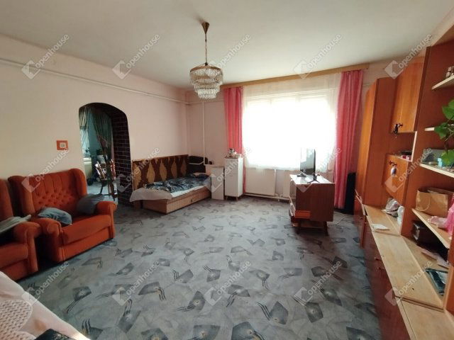 Eladó családi ház, Győrött 65 M Ft, 4 szobás