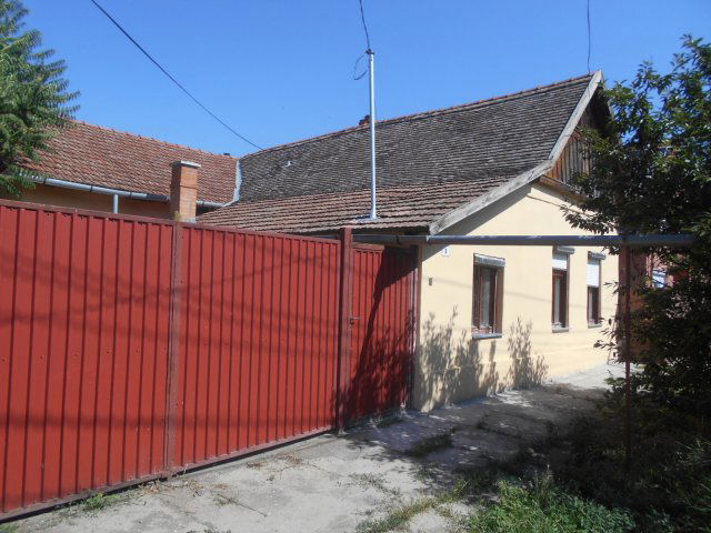 Eladó családi ház, Tótkomlóson, Hold utcában 12.5 M Ft