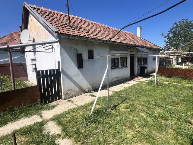 Eladó családi ház, Sarkadon 11.49 M Ft, 2 szobás
