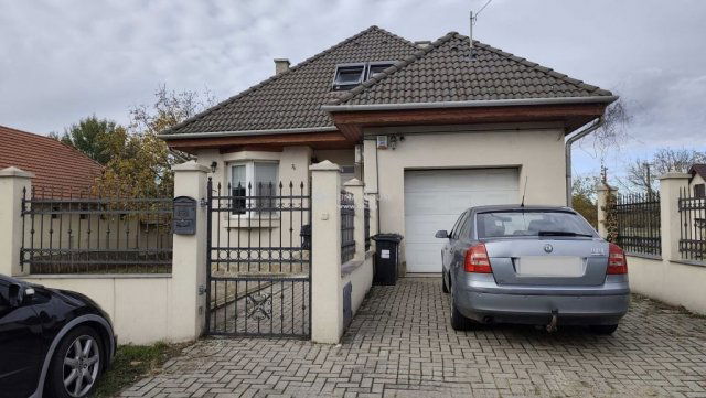 Eladó családi ház, Gárdonyban 150 M Ft, 5 szobás
