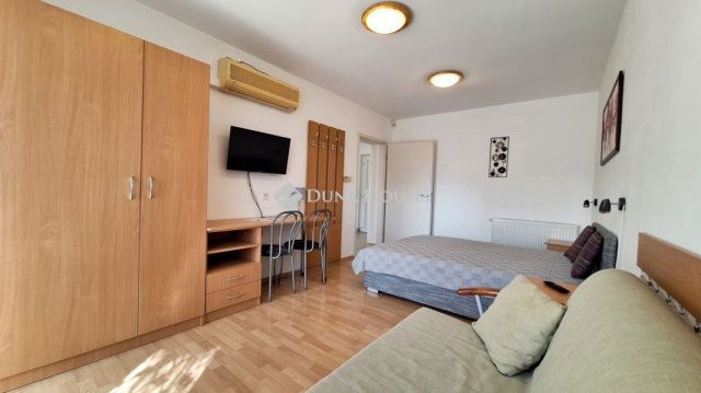 Eladó téglalakás, Egerben 89 M Ft, 4 szobás