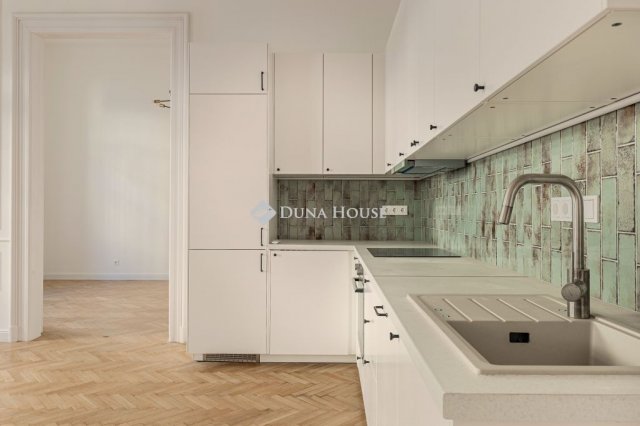 Eladó téglalakás, Budapesten, VIII. kerületben 114.9 M Ft