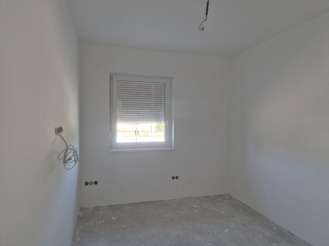 Eladó családi ház, Bugyin 89 M Ft, 4 szobás