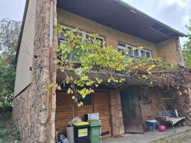 Eladó családi ház, Dunaalmáson 46.5 M Ft, 3 szobás