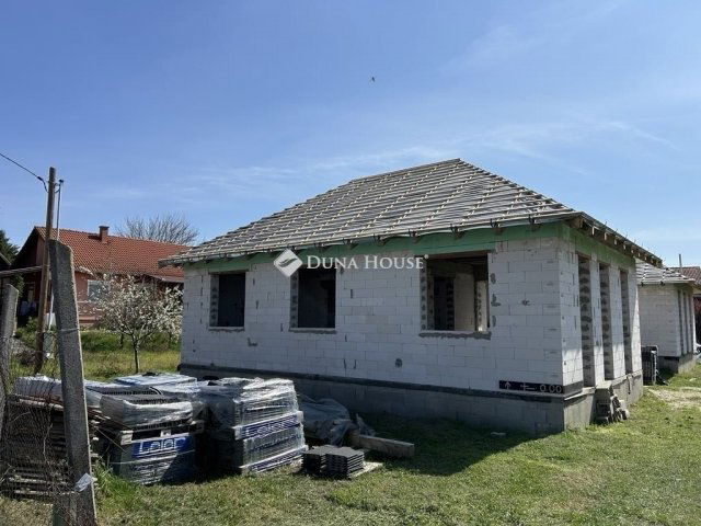 Eladó ikerház, Dabason 77 M Ft, 4 szobás / költözzbe.hu