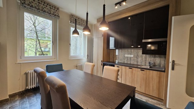 Kiadó téglalakás, albérlet, V. kerületben, Váci utcában