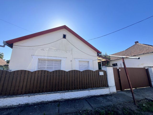 Eladó családi ház, Sarkadon, Szalontai úton 14.5 M Ft, 5 szobás