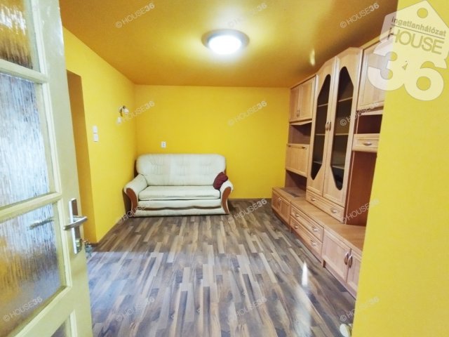 Eladó családi ház, Tiszaalpáron 29.9 M Ft, 2 szobás