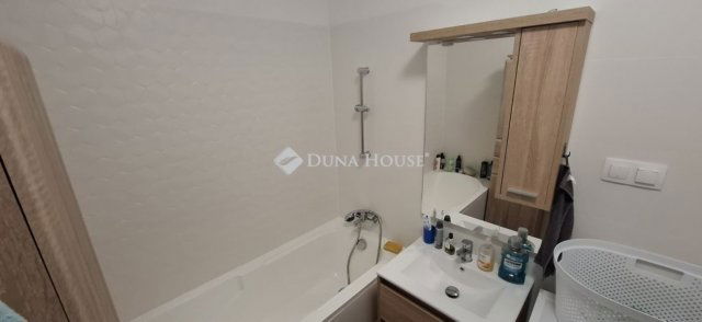 Eladó téglalakás, Budapesten, XIX. kerületben 89 M Ft, 3 szobás