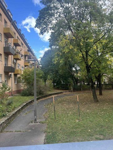 Eladó téglalakás, Pécsett 50.99 M Ft, 2+1 szobás