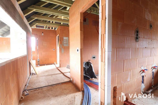 Eladó családi ház, Szegeden 132.448 M Ft, 5 szobás