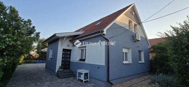Eladó családi ház, Adonyban 95 M Ft, 4 szobás
