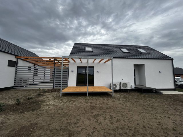 Eladó ikerház, Tordason 75 M Ft, 4 szobás / költözzbe.hu