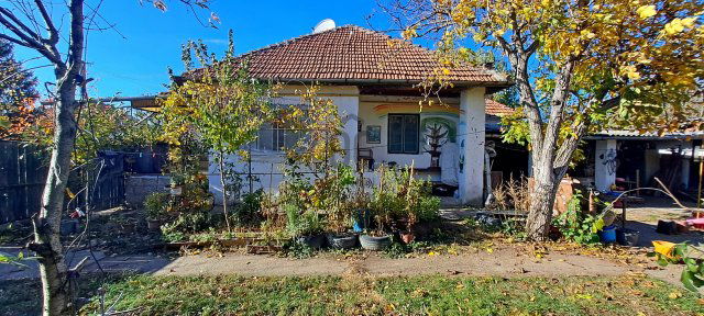 Eladó családi ház, Kiszomboron 19.9 M Ft, 2 szobás