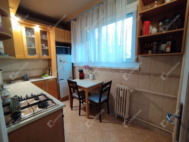 Eladó panellakás, Győrött 52 M Ft, 2 szobás