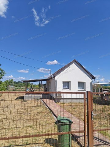 Eladó családi ház, Jászberényben 33.99 M Ft
