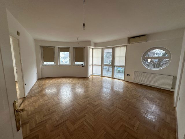 Kiadó iroda, Budapesten, III. kerületben, Bécsi úton
