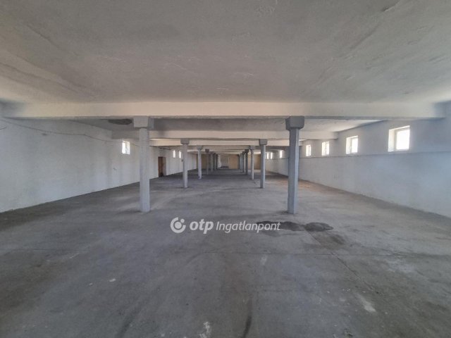 Eladó ipari ingatlan, Gyarmaton 250 M Ft / költözzbe.hu