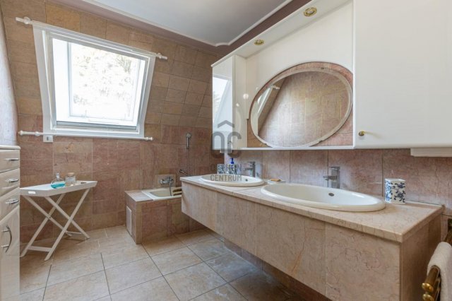 Eladó családi ház, Budapesten, II. kerületben 224 M Ft, 6 szobás