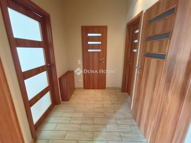 Eladó családi ház, Budapesten, X. kerületben 265 M Ft, 7 szobás