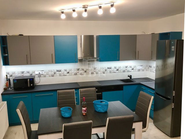 Eladó téglalakás, Siófokon 139 M Ft, 3 szobás