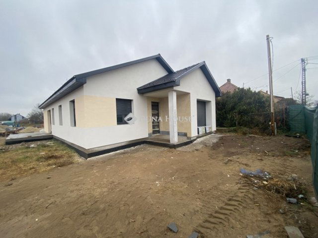Eladó családi ház, Dabason 89.9 M Ft, 4 szobás
