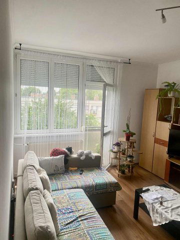 Eladó panellakás, Komáromban 30.9 M Ft, 2 szobás