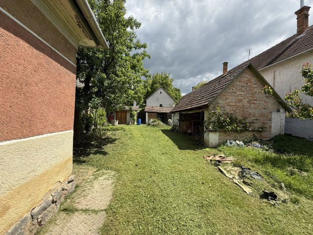 Eladó családi ház, Mányon 37.9 M Ft, 2 szobás
