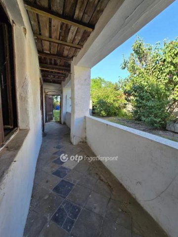 Eladó családi ház, Bébén 19.9 M Ft, 2 szobás