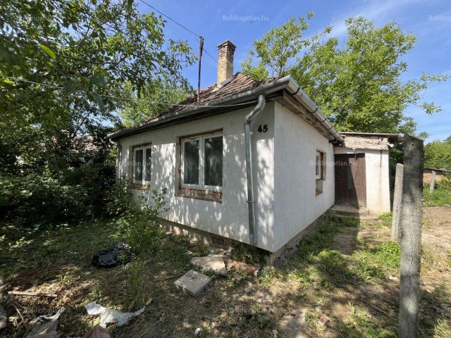 Eladó családi ház, Kaposváron, Nyugativánfa utcában 14.9 M Ft