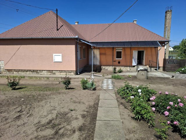 Eladó családi ház, Kótajon 31.9 M Ft, 4 szobás