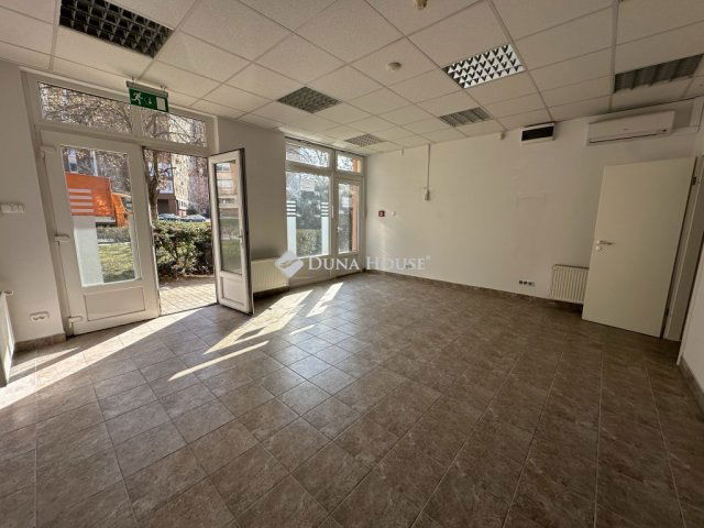 Kiadó üzlethelyiség, X. kerületben, Kőrösi Csoma Sándor úton