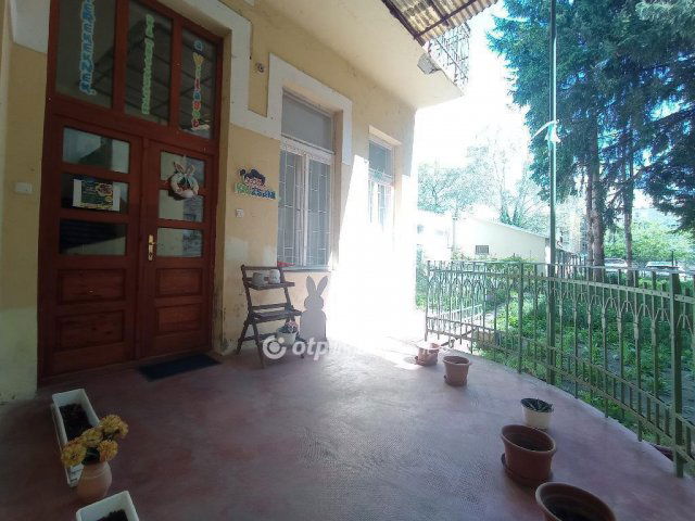 Eladó téglalakás, Békéscsabán 58 M Ft, 3 szobás