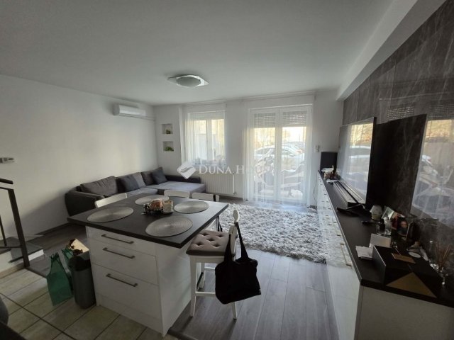 Eladó téglalakás, Budapesten, XIV. kerületben 137 M Ft, 3 szobás