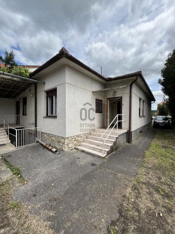 Eladó családi ház, Pécsett 42 M Ft, 4 szobás