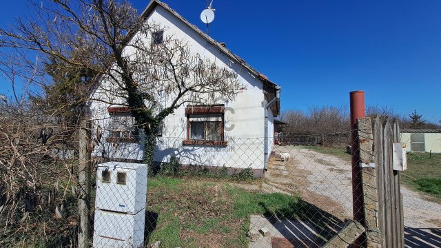 Eladó családi ház, Kecskeméten 46.9 M Ft, 3 szobás