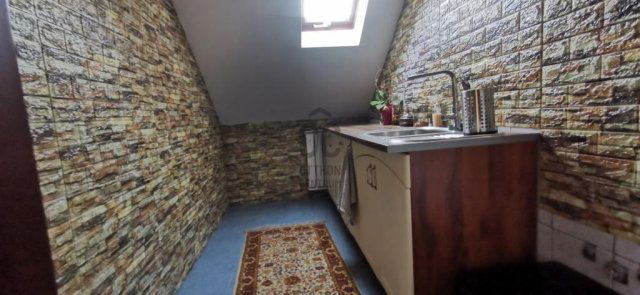 Eladó családi ház, Taksonyon 154.9 M Ft, 9 szobás